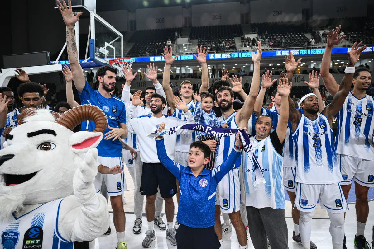 BKT Avrupa Kupası'nda ikinci maçında İtalya'nın Roma takımını 32-12'lik son
