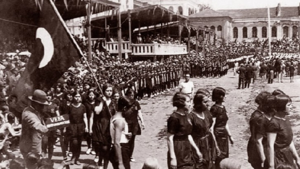 Gazi Mustafa Kemal Atatürk ve silah arkadaşlarının öncülüğünde, Anadolu'nun işgalden