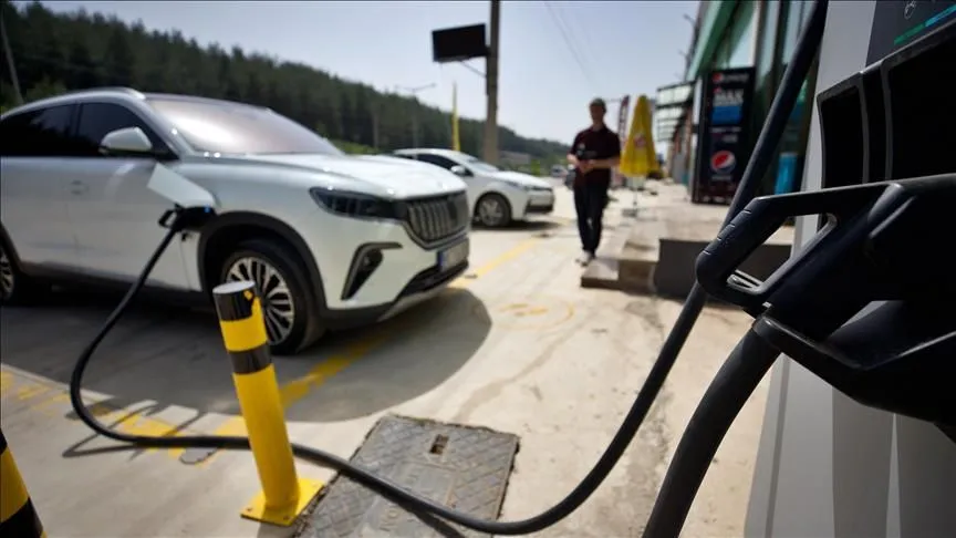 Türkiye'de otomobil satışlarında benzinli ve dizel modellerin payı gerilerken elektrikli